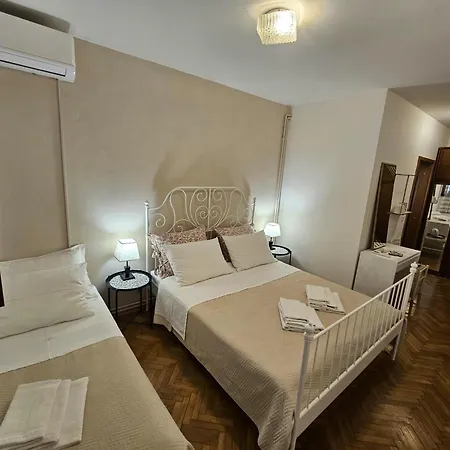 Gorana With Swimming Pool Appartamento