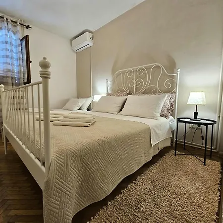 Appartamento Gorana With Swimming Pool Jelsa (Hvar)