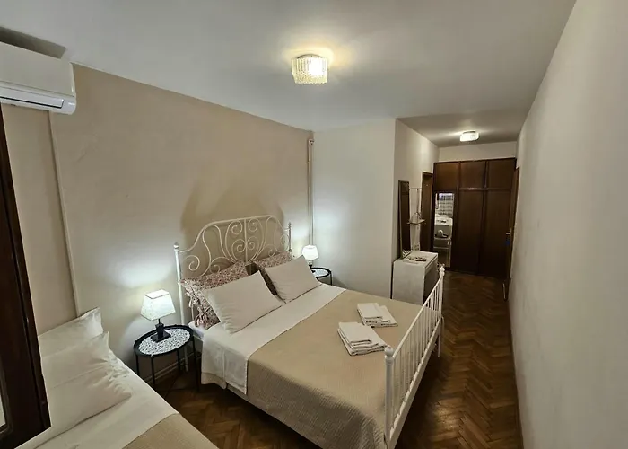 Gorana With Swimming Pool Appartamento Jelsa (Hvar)