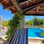 Apartament Gorana With Swimming Pool Jelsa (Hvar)