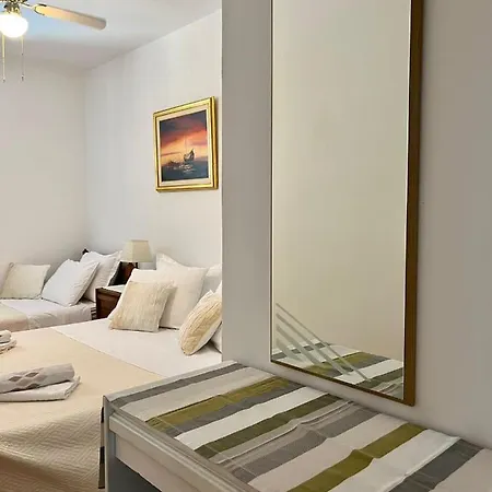 Gorana With Swimming Pool Apartment *