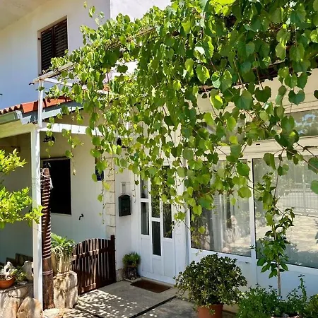Διαμέρισμα Gorana With Swimming Pool Jelsa (Hvar)