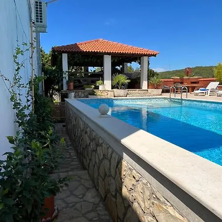 アパート Gorana With Swimming Pool *